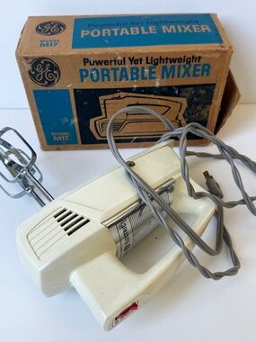 VTG Retro Portable Mixer Model M17 GE Beige w/Box, Great Working Condition